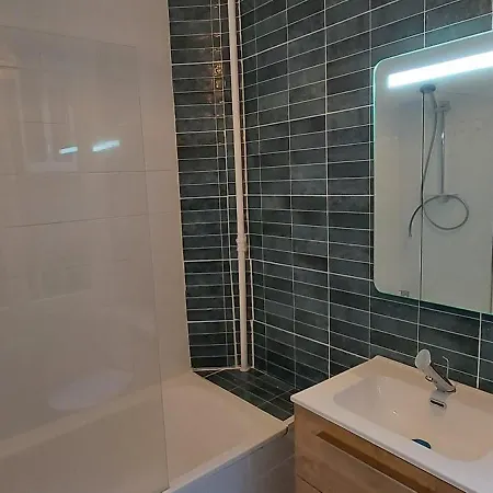 Idealement Situe, Vue Et Port, Proche Centre *